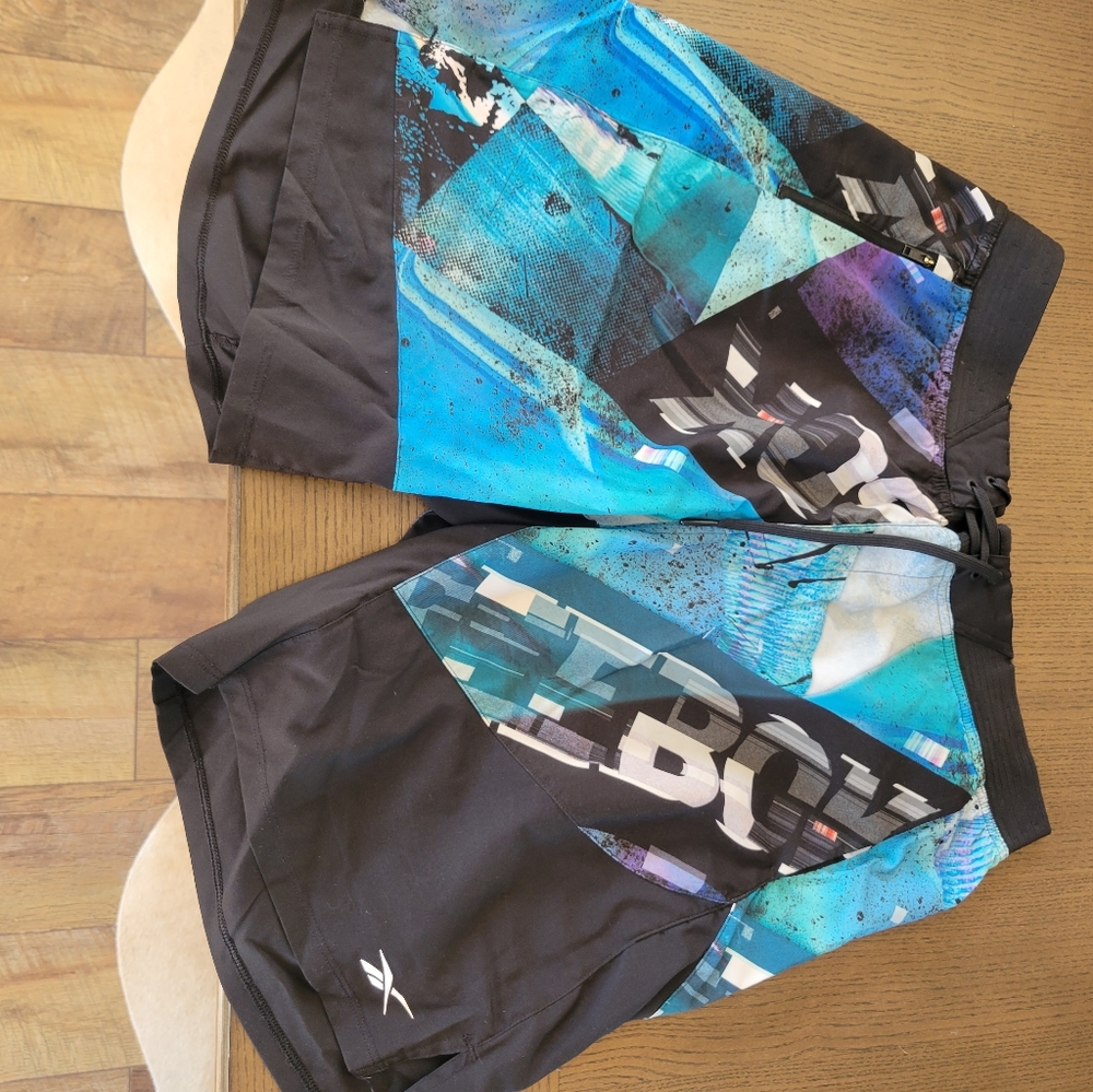 Mens reebok training shorts M